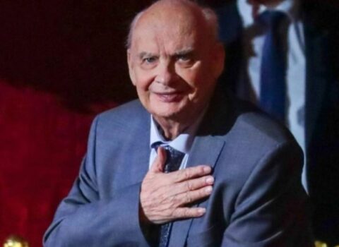 Məşhur rus şair vəfat etdi