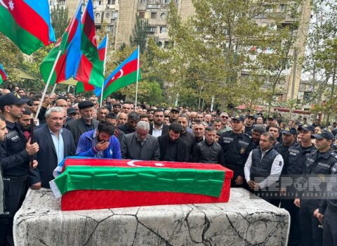 Erməni terroru nəticəsində həlak olan polis əməkdaşı ilə vida mərasimi keçirilir – FOTOLAR
