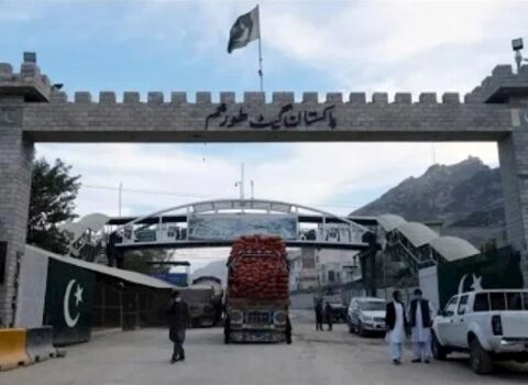 Pakistan Əfqanıstanla sərhədi bağladı