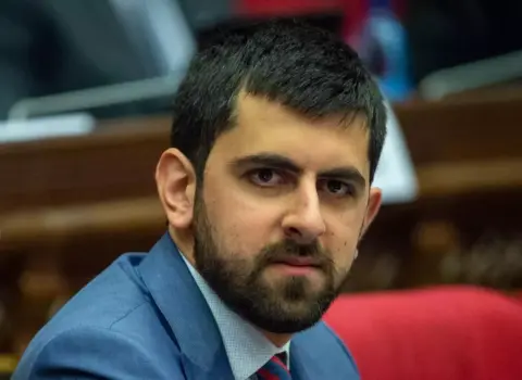 Xandanyan: “Bakı yaxın saatlarda hərbi qulluqçuları geri qaytaracaq”