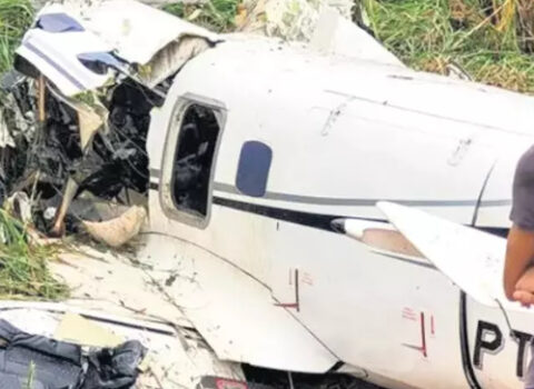 Təyyarə qəzaya uğradı: 14 ölü