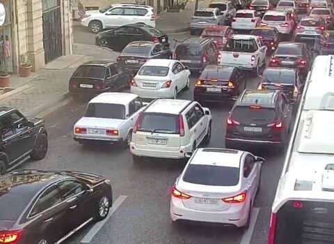 Bakının 18 yolunda tıxac var- SİYAHI