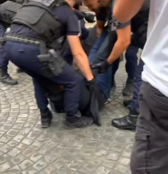 Fransa polisi ermənilərin aksiyasını dağıtdı