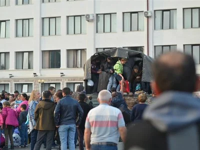 Xankəndidəki Dirçəliş meydanından ermənilərin təxliyyəsi davam edir – FOTOLAR