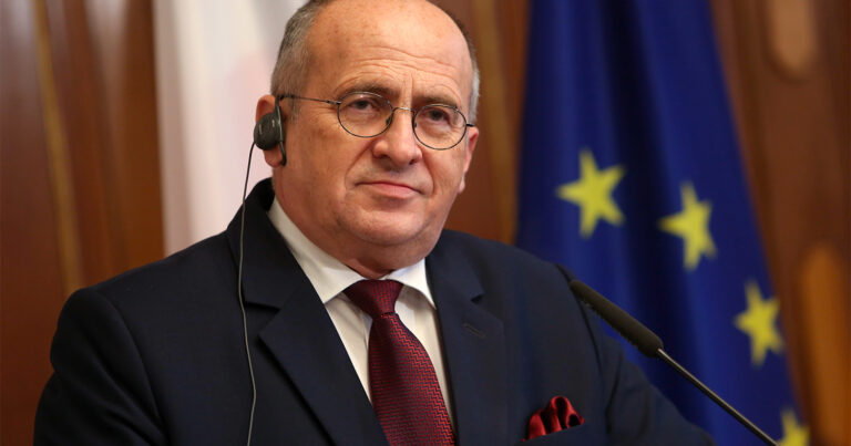 Almaniya kanslerini Polşanın suverenliyinə hörmət etməyə çağırırıq – Polşa XİN Almaniya kanslerini Polşanın suverenliyinə hörmət etməyə çağırırıq – Polşa XİN