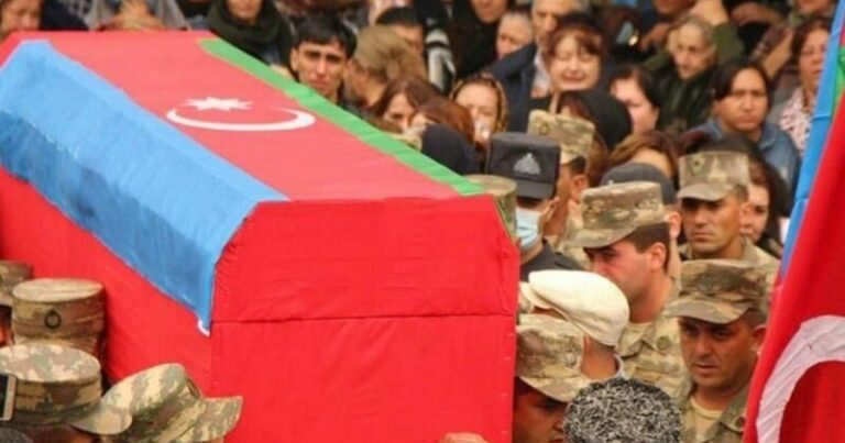 Ermənilər snayperlə atəş açdı, hərbçimiz ŞƏHİD OLDU Ermənilər snayperlə atəş açdı, hərbçimiz ŞƏHİD OLDU