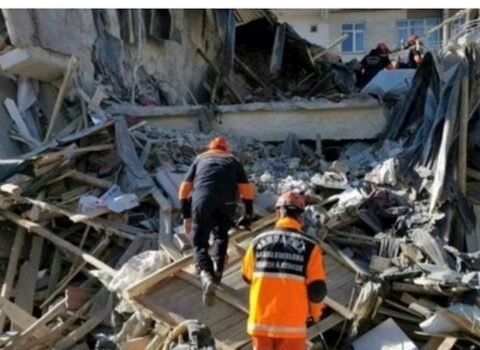 Türkiyədə zəlzələdən 215 gün sonra dağıntılar altından cəsəd tapıldı