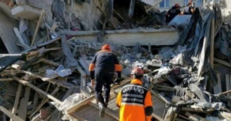 Türkiyədə zəlzələdən 215 gün sonra dağıntılar altından cəsəd tapıldı Türkiyədə zəlzələdən 215 gün sonra dağıntılar altından cəsəd tapıldı