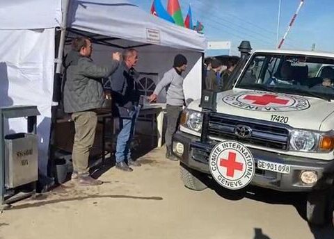 Yaralı ermənilər Ermənistana aparılır
