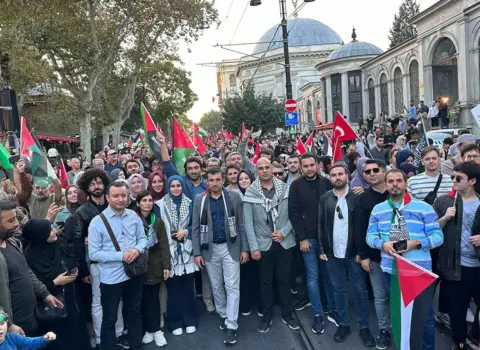 Ərdoğanın oğlu və kürəkəni Fələstinə dəstək aksiyasında iştirak etdilər