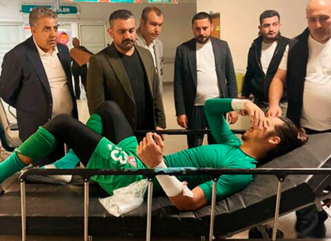 Klub prezidenti rəqibin paltardəyişmə otağına silahla girdi