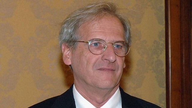 Sabiq prezident vəfat etdi Sabiq prezident vəfat etdi