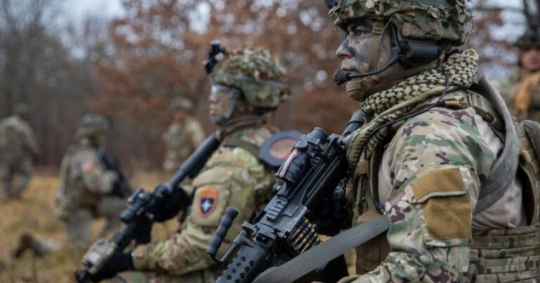 NATO bu ölkəyə 130 hərbçisini göndərdi NATO bu ölkəyə 130 hərbçisini göndərdi