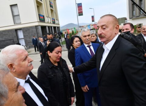 Prezident Füzulidə ictimaiyyət nümayəndələri ilə görüşdü – FOTOLAR