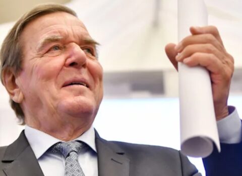 Şröder Ukrayna və Rusiya arasında vasitəçi olmaq istədi