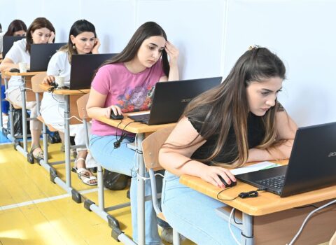 İş axtaran müəllimlərin nəzərinə: bu məktəblərdə yerlər boş qaldı – SİYAHI