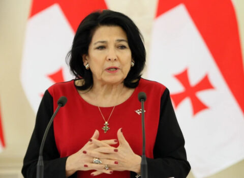 Gürcüstan parlamenti Zurabişviliyə uduzdu – İmpiçment alınmadı