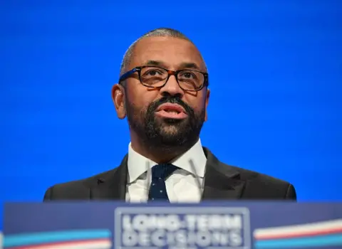 Britaniyanın xarici işlər naziri İsrailə gəldi – Sky News