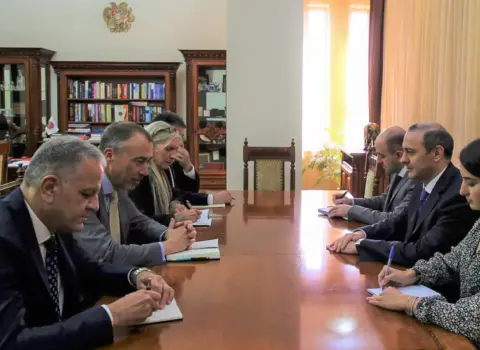 Qriqoryan Klaarla Brüssel görüşünə hazırlığı müzakirə etdi