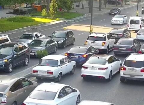 Bakının bir sıra yollarında tıxac yarandı – SİYAHI