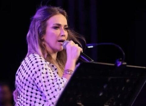 Tanınmış müğənni Fələstini dəstəklədiyinə görə saxlanıldı