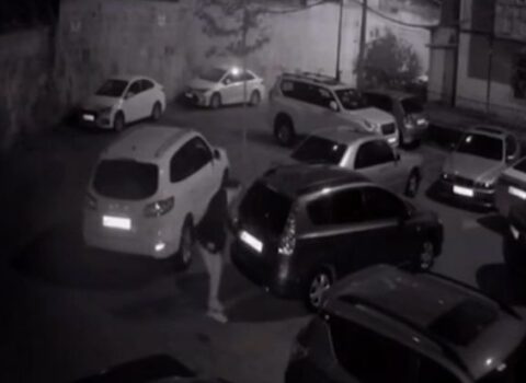 Bakıda parklanmış avtomobilin nömrəsini oğurladılar – VİDEO