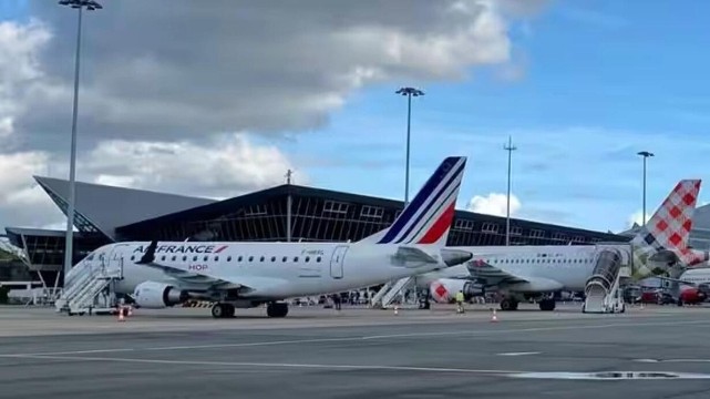 Fransanın səkkiz hava limanı buna görə boşaldıldı | KONKRET