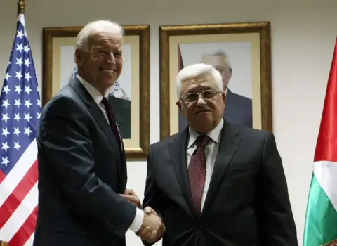 Mahmud Abbas Baydenlə telefonda danışmaqdan imtina etdi