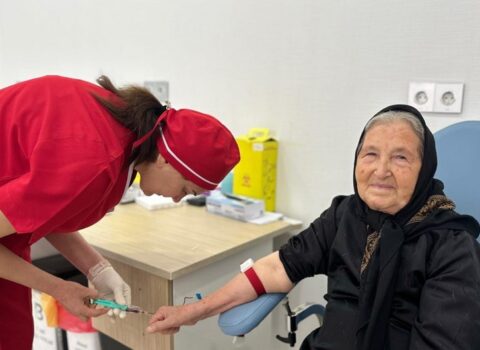 Laçına köçürülən ailələrin tibbi müayinələri davam etdirilir