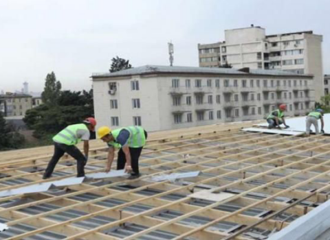 Keyfiyyətsiz beton qalmaqalı, rüşvət ittihamı – Məşhur şirkət 3,6 milyona məktəb tikəcək