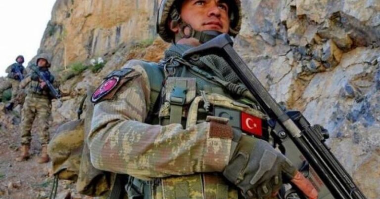 Türkiyə hərbçiləri İraq və Suriyanın şimalında yeddi terrorçunu öldürdü Türkiyə hərbçiləri İraq və Suriyanın şimalında yeddi terrorçunu öldürdü