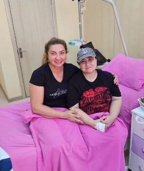 Aygün Bəylər xəstəxanaya yerləşdirildi – FOTO