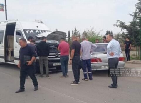 Cəlilabadda mikroavtobus qəzaya düşdü