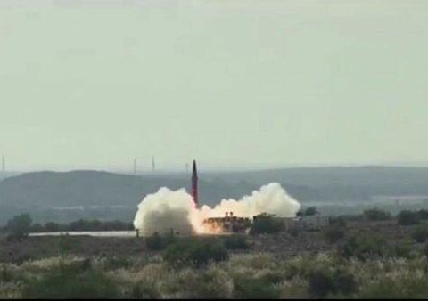 Pakistan ballistik raketini sınaqdan keçirdi