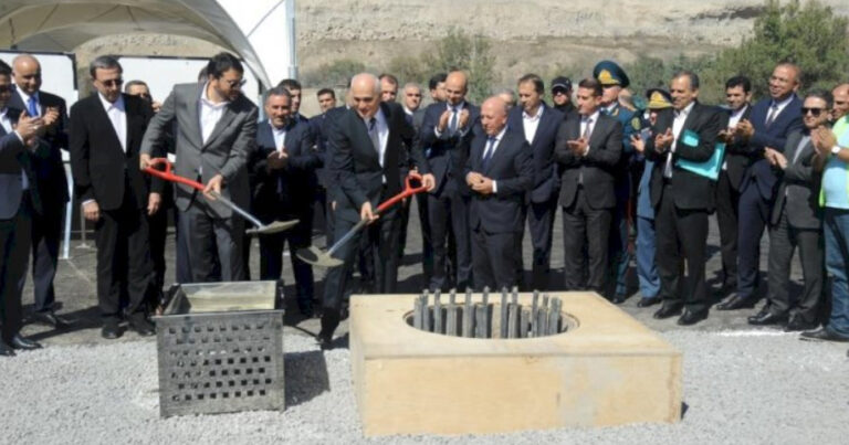 Azərbaycanla İran arasında körpünün təməli qoyuldu Azərbaycanla İran arasında körpünün təməli qoyuldu