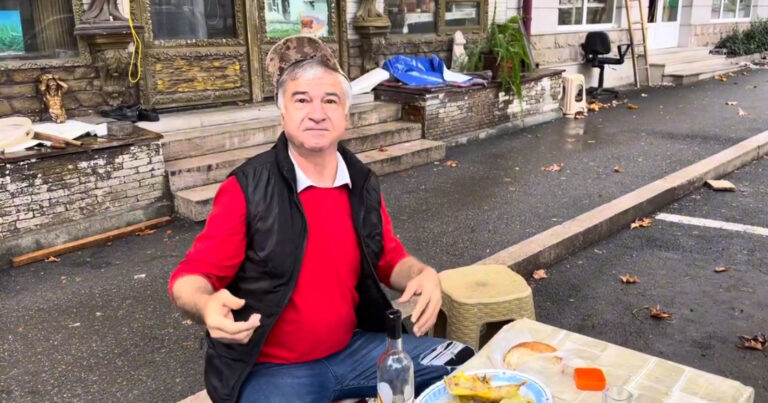 Xankəndidəki erməni: “Fahişə ermənilərdən yaxşıdır” – VİDEO Xankəndidəki erməni: “Fahişə ermənilərdən yaxşıdır” – VİDEO