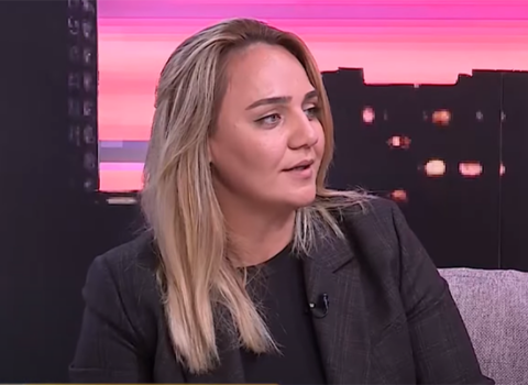 “Həyat yoldaşım 3 minlik telefon almırsa, boşanmaq kimi şansım var” – VİDEO