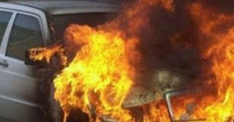 Goranboyda minik avtomobili yandı