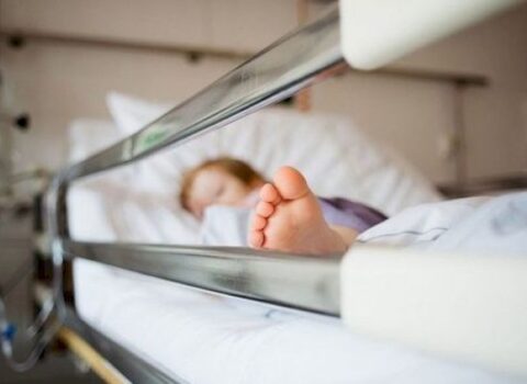 Şəmkirdə iki azyaşlı bacı kimyəvi məhluldan zəhərləndi