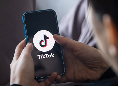 Ata “TikTok” hesabını silməyən qızını öldürdü