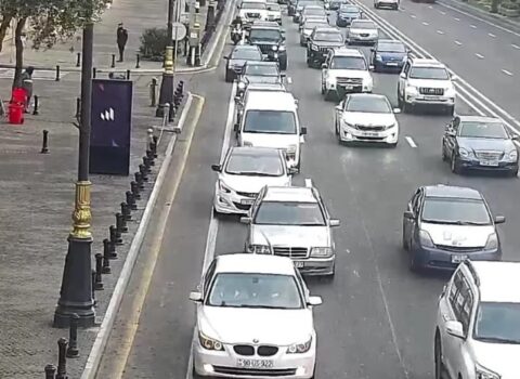 Paytaxtın bir sıra yollarında nəqliyyatın sıxlığı yaranıb