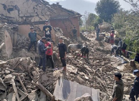 Nepalda zəlzələdə ölənlərin sayı 128-ə ÇATDI