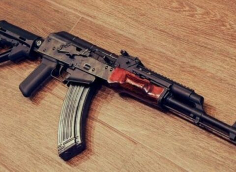 Vətəndaşlar avtomat və tüfəngləri polisə təhvil verdi
