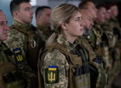 Ukrayna qadın komandirlərin sayını ARTIRIR