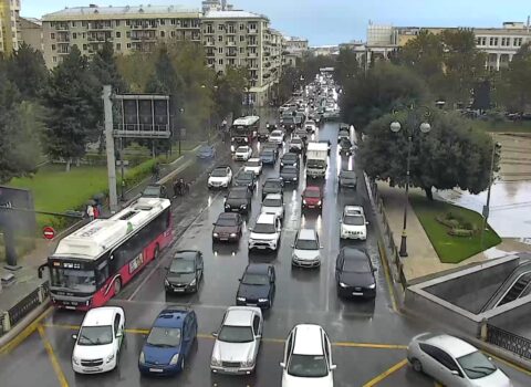 Bakının bu küçələrində sıxlıq müşahidə olunur – SİYAHI/FOTOLAR