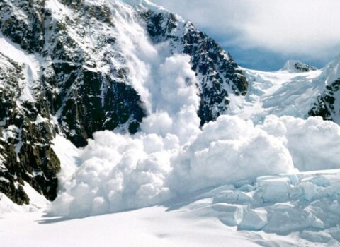İranda qar uçqunu – 5 alpinist öldü