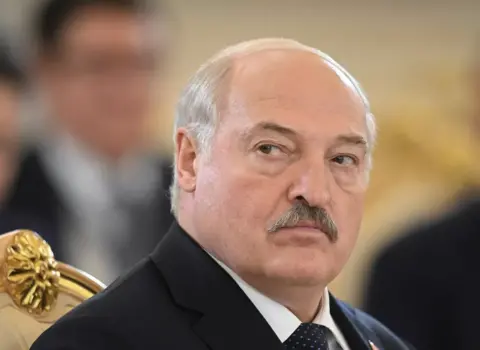 KTMT ölkələri yeni həll yolları tapmalıdır – Lukaşenko