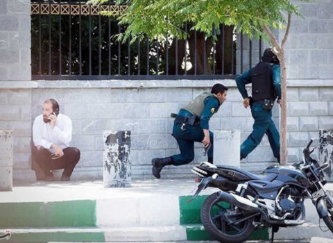 Şirazda silahlı qarşıdurma baş verdi, ölən var