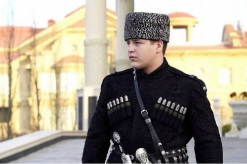 Kadırov 15 yaşlı oğluna vəzifə verdi – Təhlükəsizlik xidmətində çalışacaq Kadırov 15 yaşlı oğluna vəzifə verdi – Təhlükəsizlik xidmətində çalışacaq