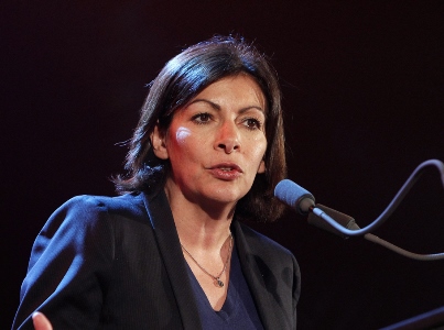 Paris meri “X” sosial şəbəkəsini kanalizasiya adlandırdı